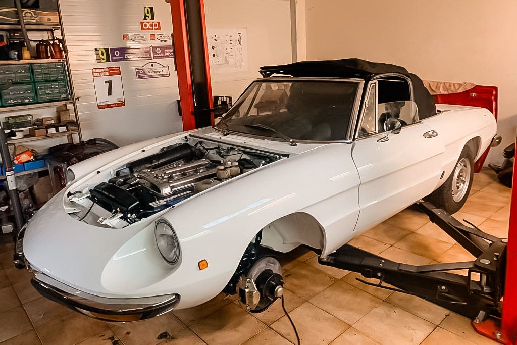 Alfa-Romeo 2000 Spider Veloce 13