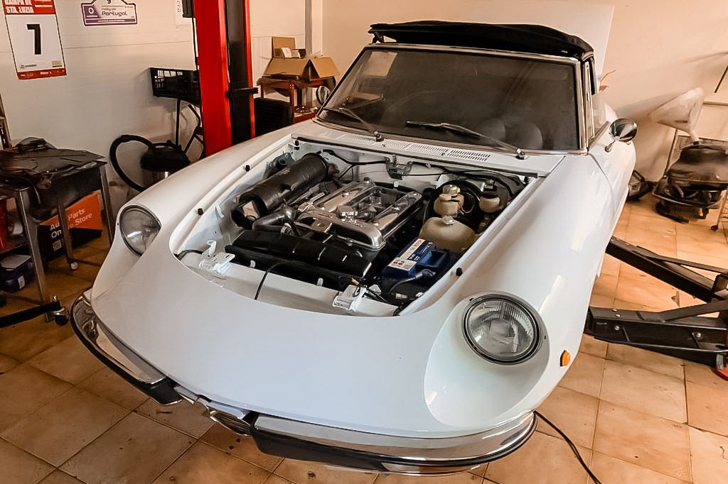 Alfa-Romeo 2000 Spider Veloce 14