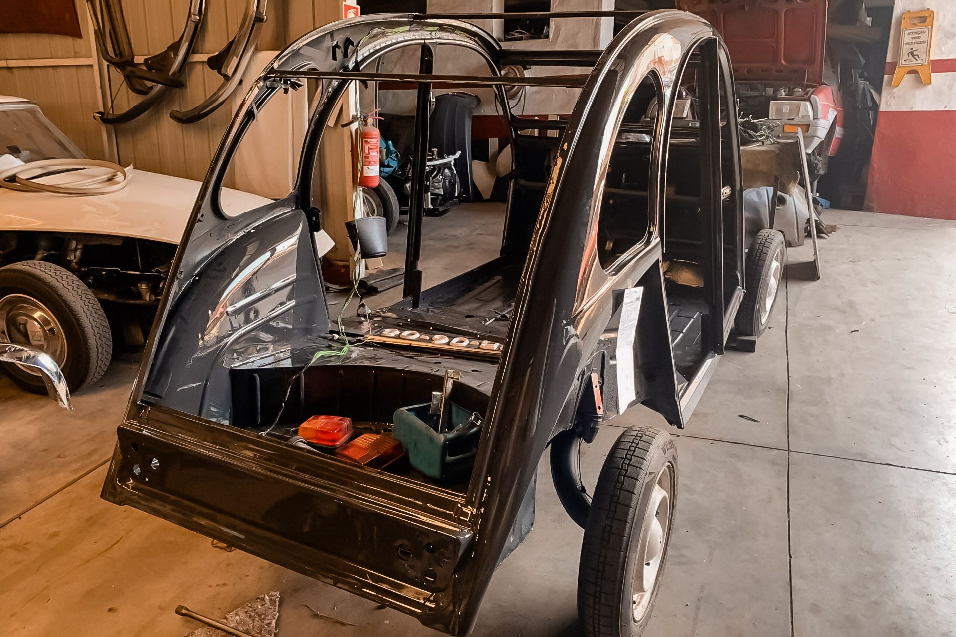 Citroën 2CV6 13