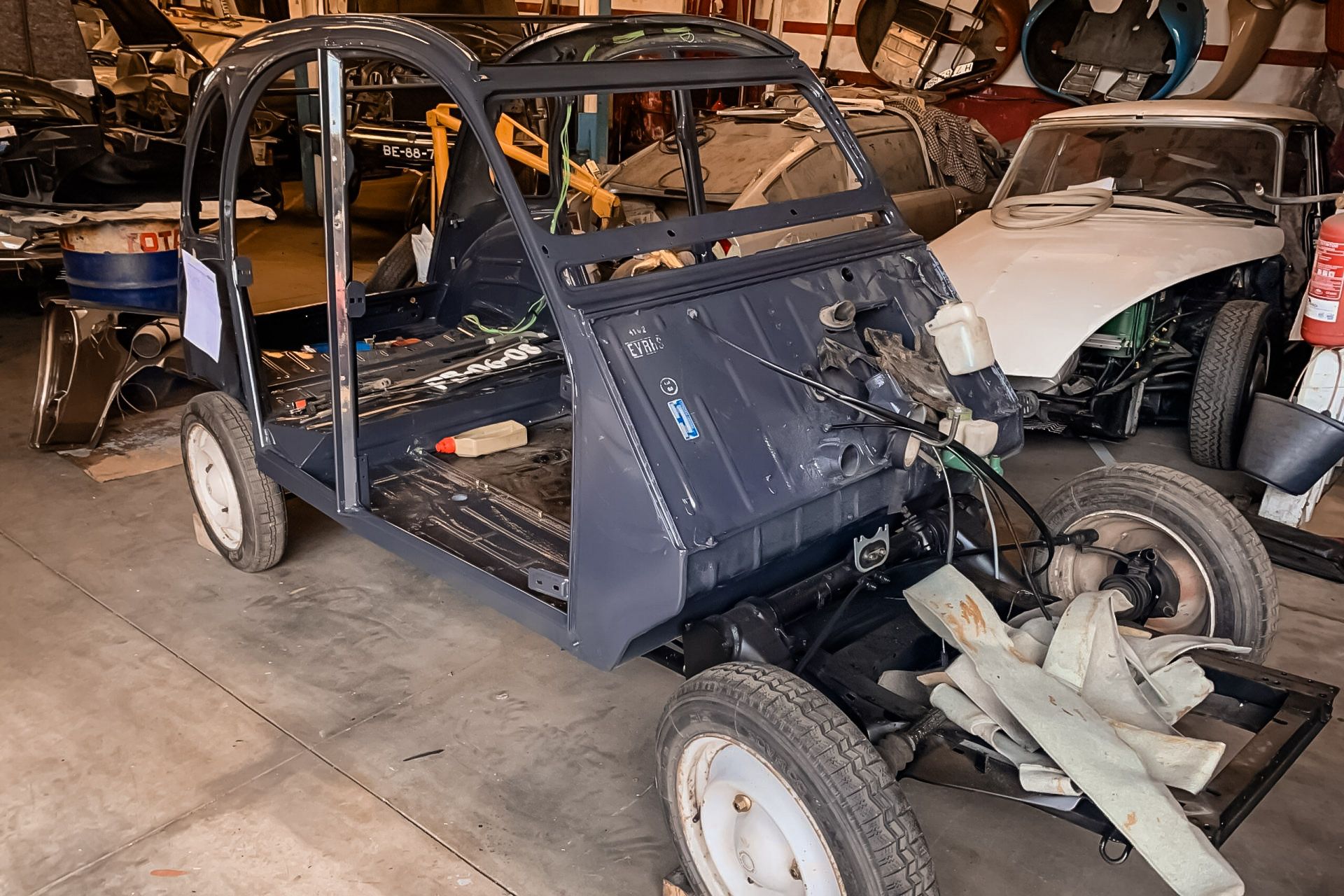 Citroën 2CV6 14