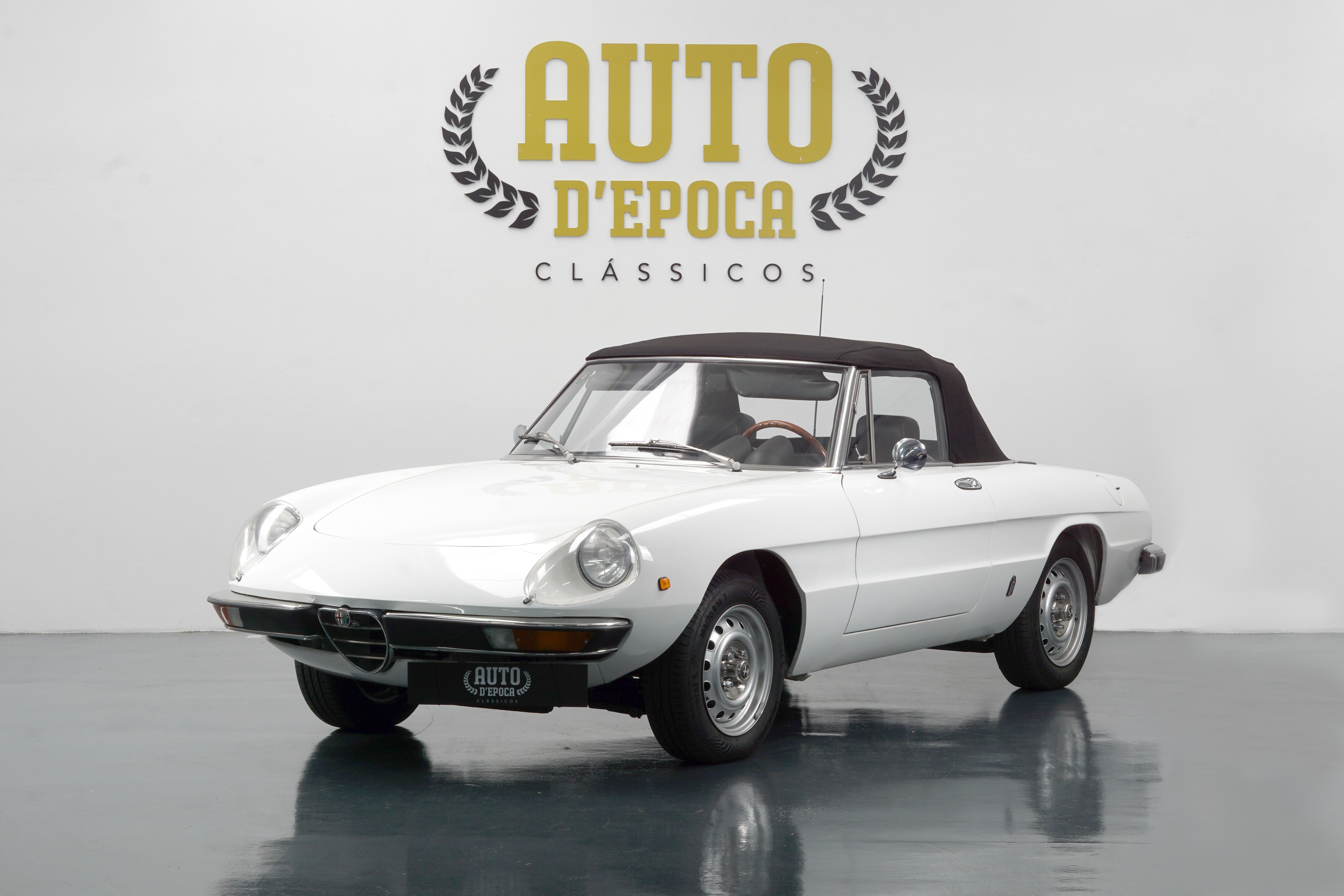 Alfa-Romeo 2000 Spider Veloce 16