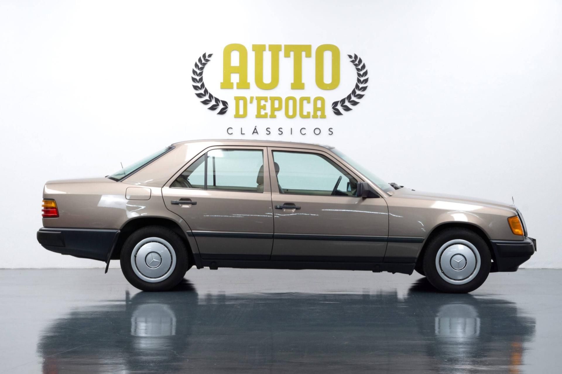 Mercedes-Benz 230E 2