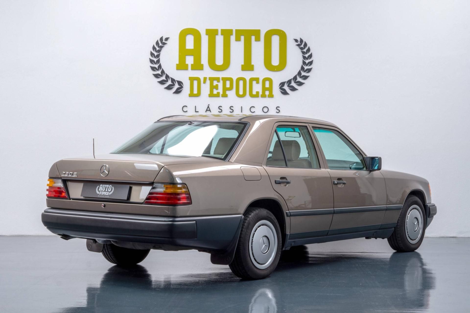 Mercedes-Benz 230E 3
