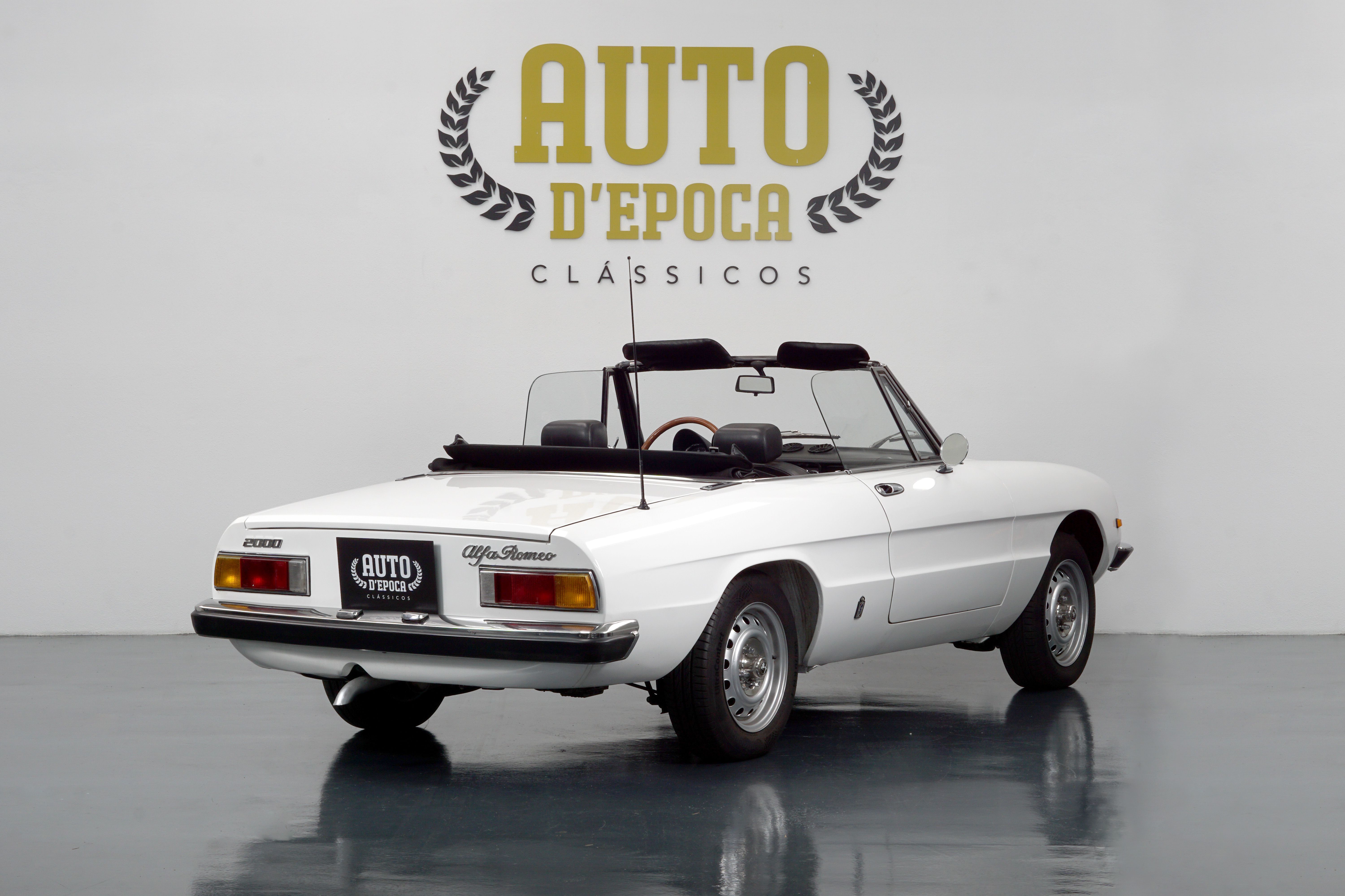Alfa-Romeo 2000 Spider Veloce 19