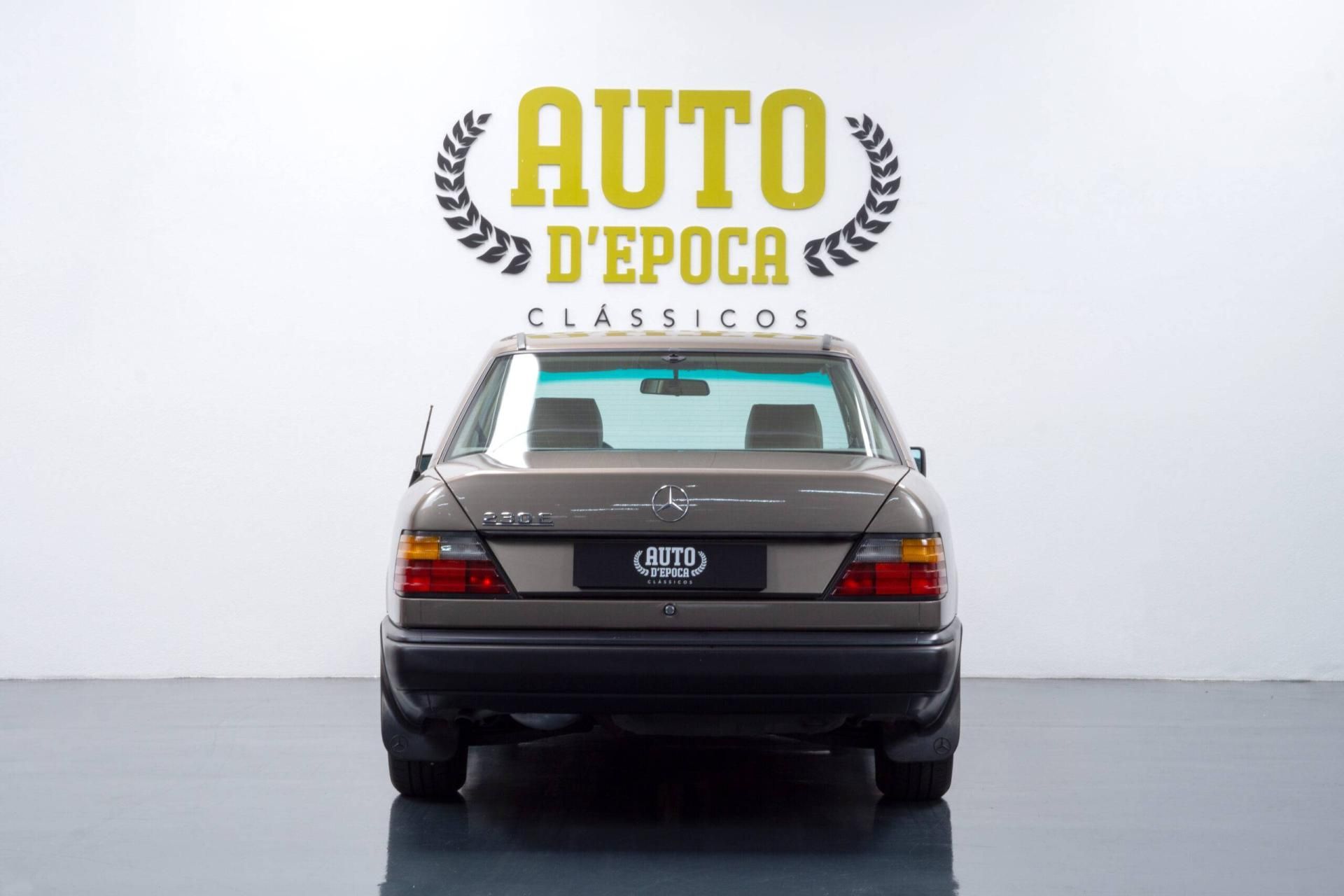 Mercedes-Benz 230E 4