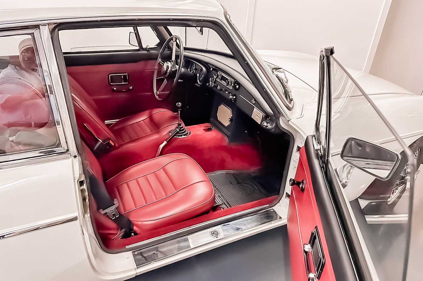 MG MGB GT  5