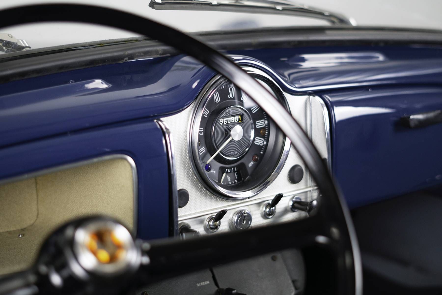 Morris Minor 1000 Convertible 7