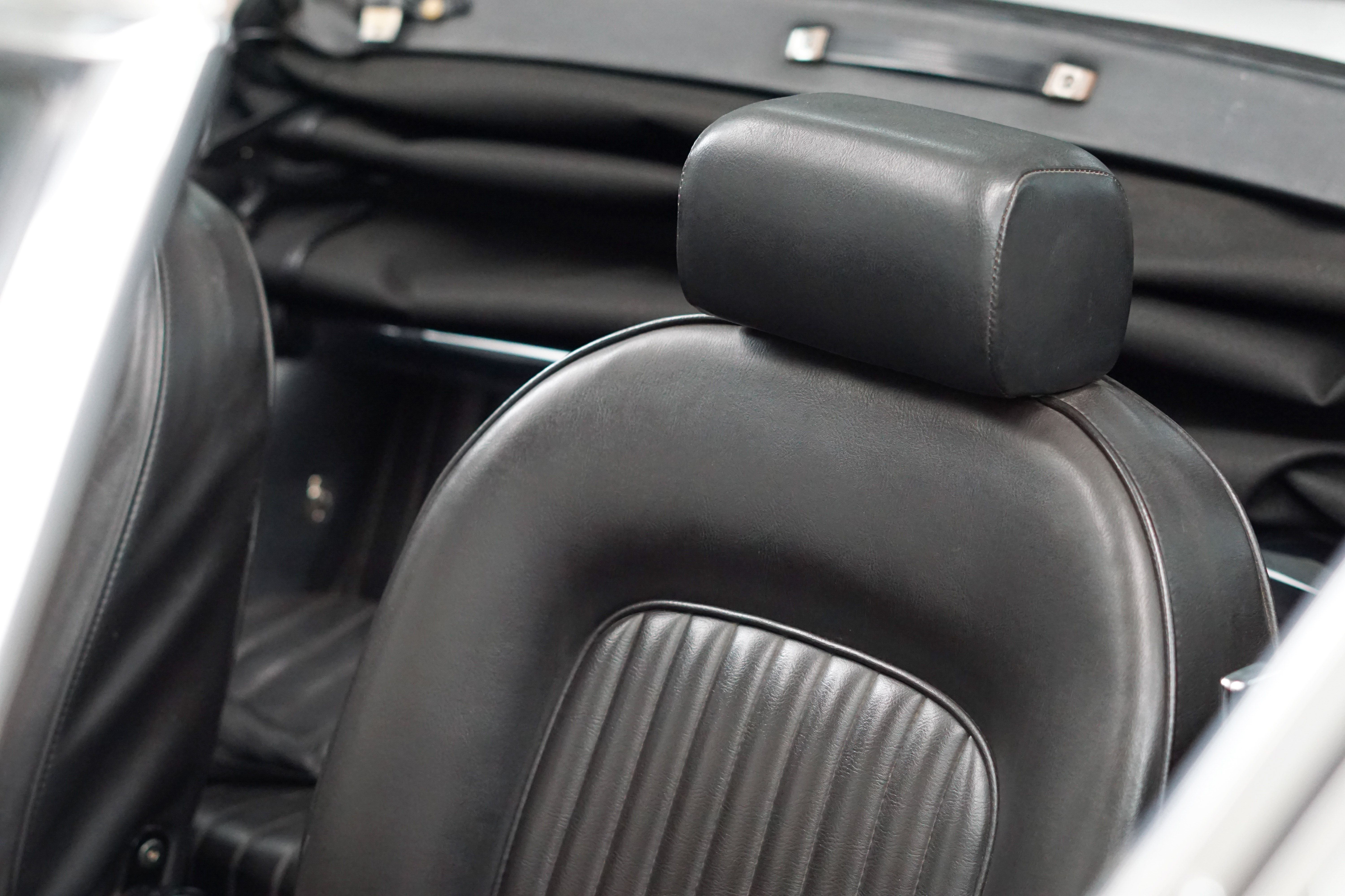 Alfa-Romeo 2000 Spider Veloce 23