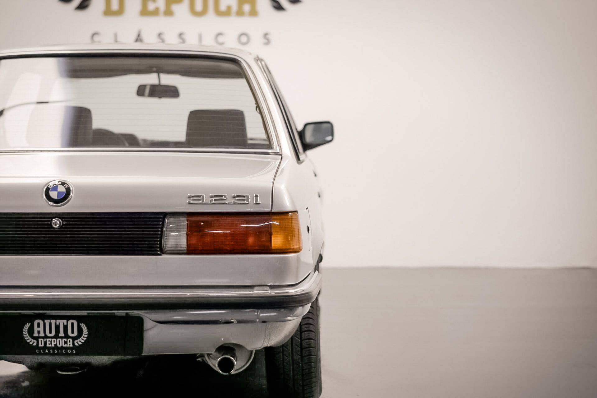 BMW 323i (E21) 5