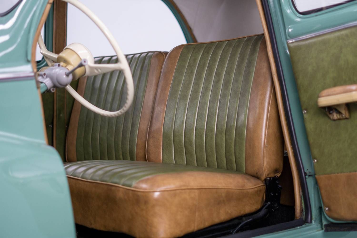 PEUGEOT 203 Berline 6