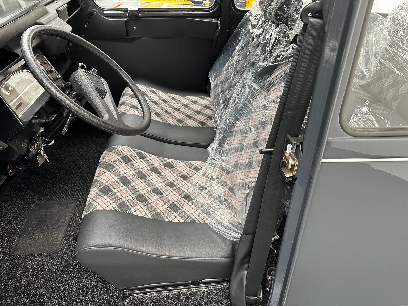 Citroën 2CV6 1