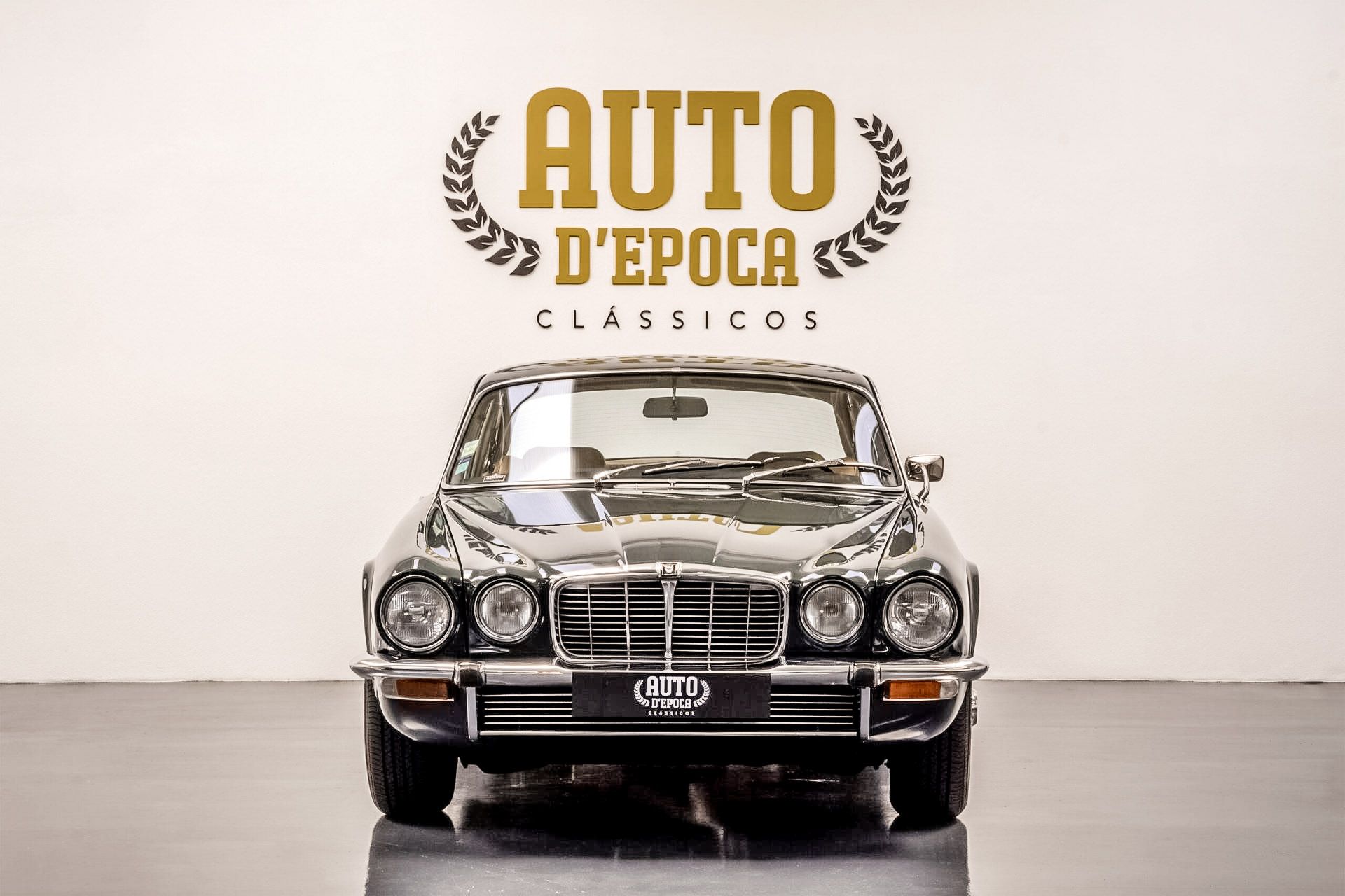 Jaguar XJ6 mkII 1