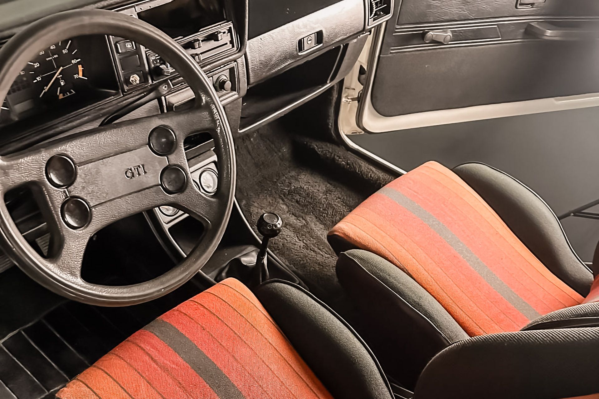 Volkswagen Golf GTI 1600 7