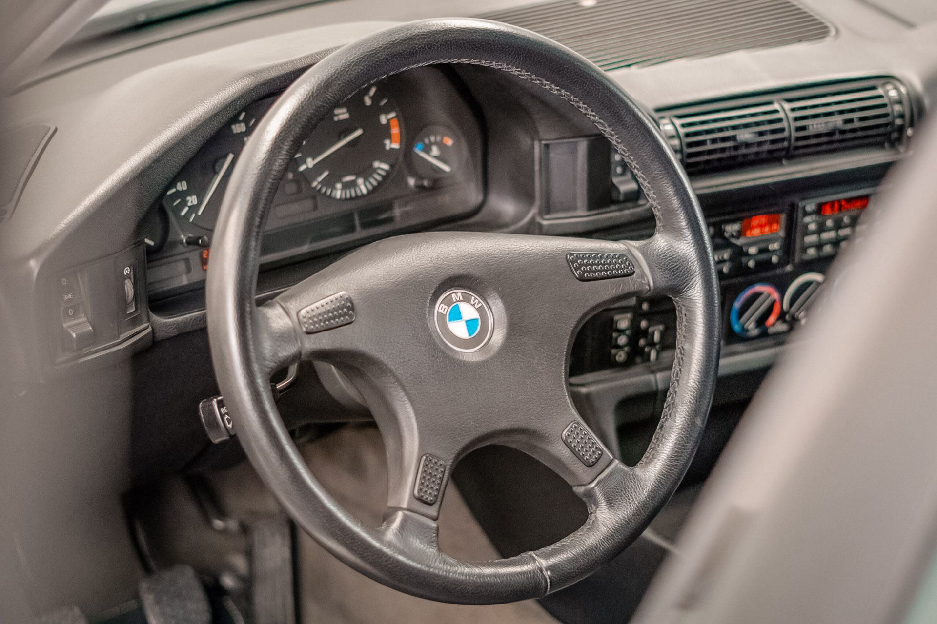 BMW (E34) 5.25i 4