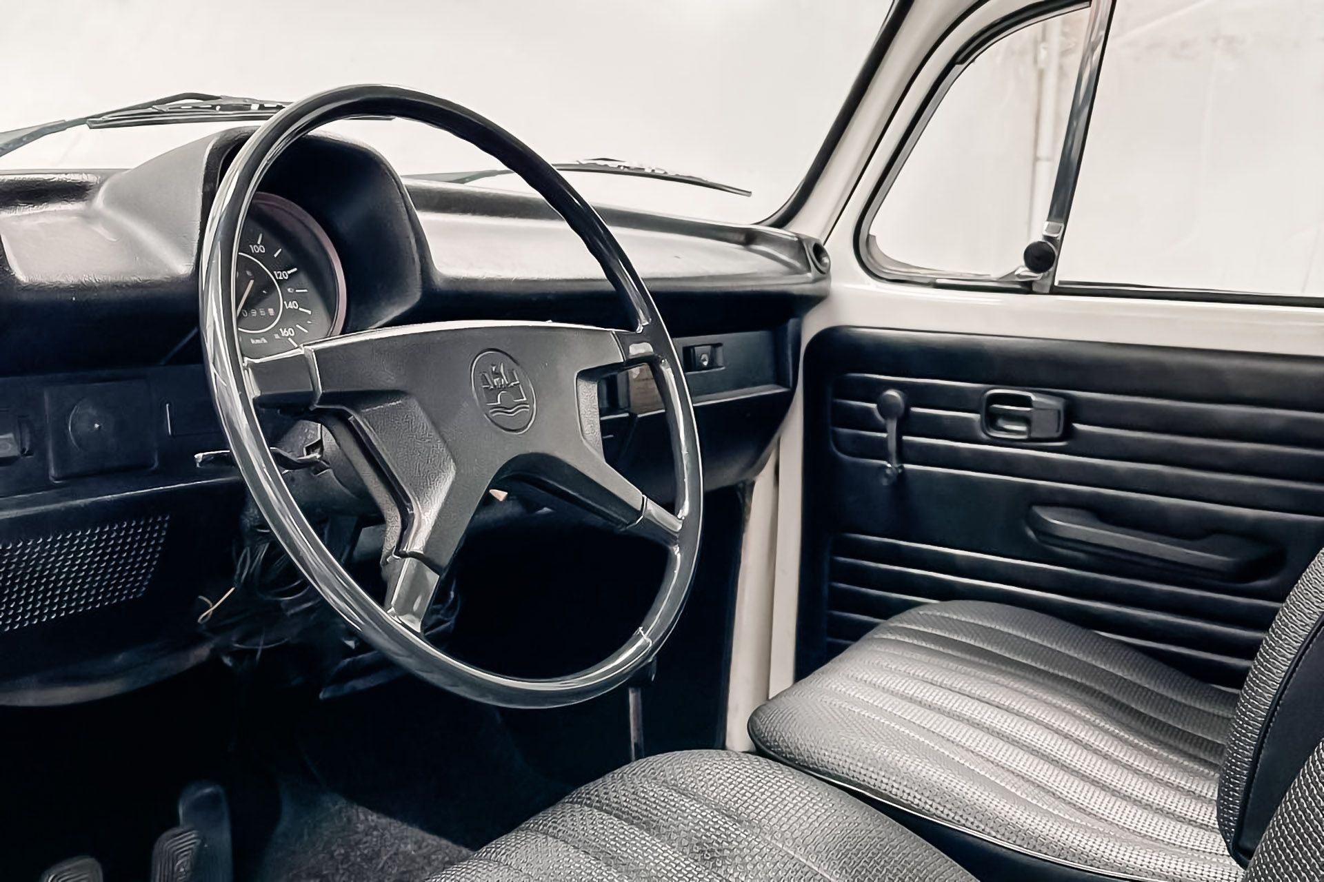 Volkswagen 1303S 6
