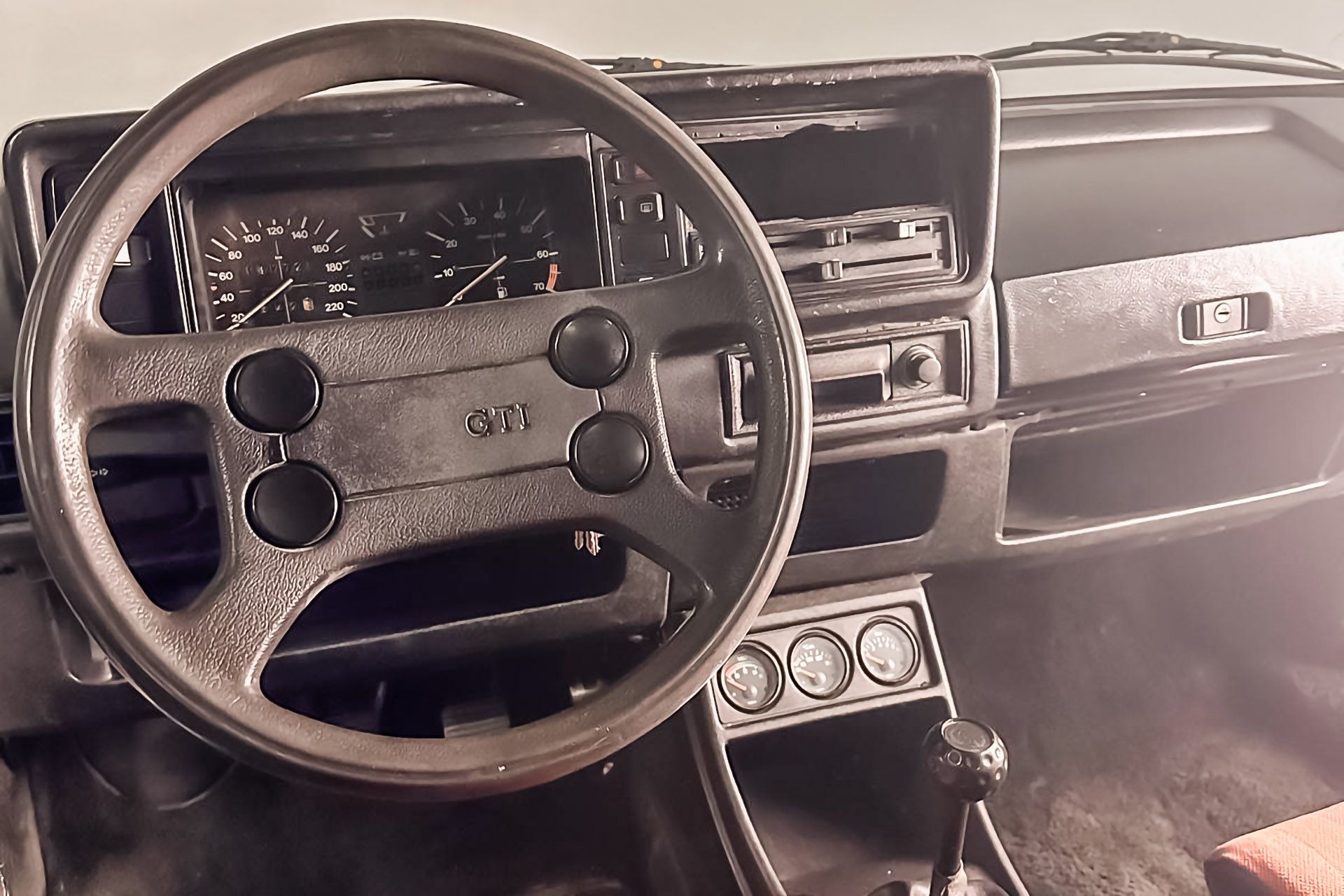 Volkswagen Golf GTI 1600 6