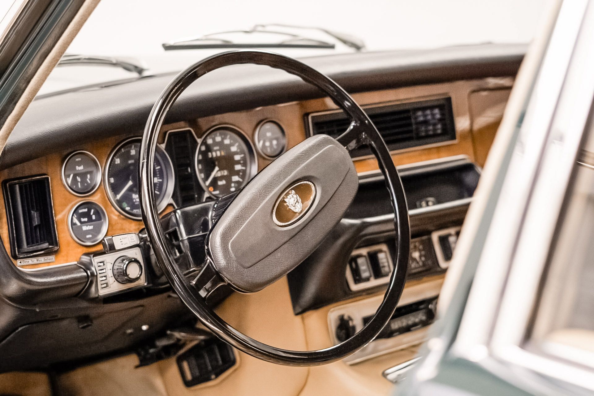 Jaguar XJ6 mkII 7