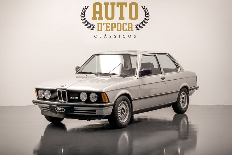 BMW 323i (E21)